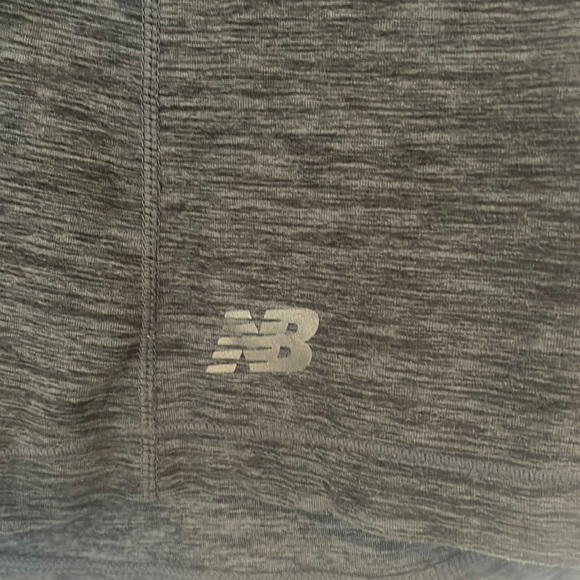 New Balance Grey XS B-Dry light weight pull over athletic sweater - Picture 2 of 7